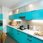 Stunning Apartment. Garage. Security. Mokotow Area * Varšava