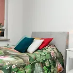 Stunning Apartment. Garage. Security. Mokotow Area Varšava