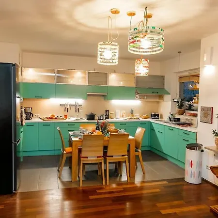 Daire Stunning Apartment. Garage. Security. Mokotow Area *