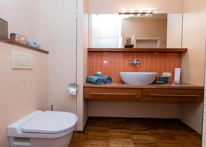 Stunning Apartment. Garage. Security. Mokotow Area * Varsó