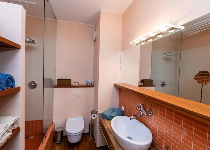 Stunning Apartment. Garage. Security. Mokotow Area Apartman