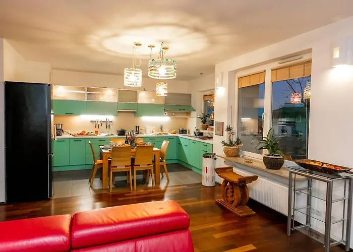 Stunning Apartment. Garage. Security. Mokotow Area Apartman