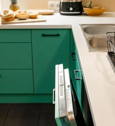 Stunning Apartment. Garage. Security. Mokotow Area Apartman *