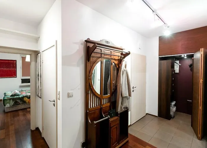 Stunning Apartment. Garage. Security. Mokotow Area Apartman *