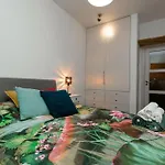 Stunning Apartment. Garage. Security. Mokotow Area Warszawa
