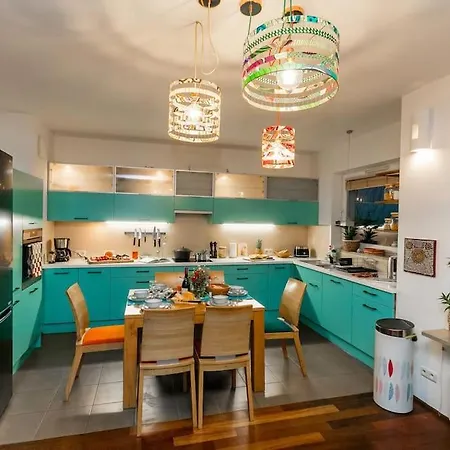 Stunning Apartment. Garage. Security. Mokotow Area アパート ワルシャワ
