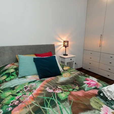 Stunning Apartment. Garage. Security. Mokotow Area ורשה
