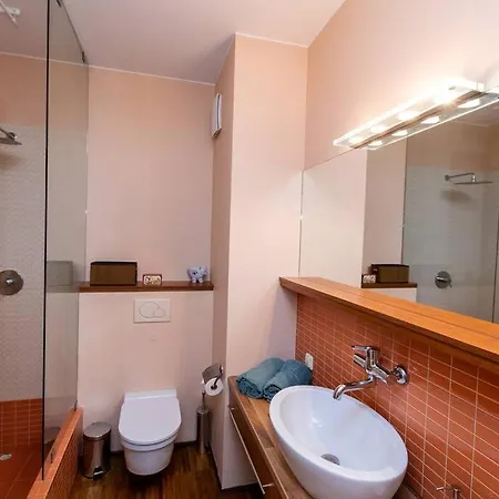 Stunning Apartment. Garage. Security. Mokotow Area アパート