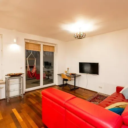 Stunning Apartment. Garage. Security. Mokotow Area ワルシャワ