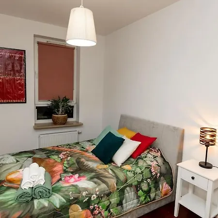 Stunning Apartment. Garage. Security. Mokotow Area דירה ורשה