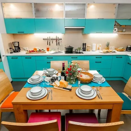アパート Stunning Apartment. Garage. Security. Mokotow Area ワルシャワ